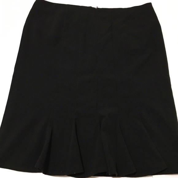 3/$28❤️❤️Black skirt buttons in the front Pleats - Picture 6 of 8
